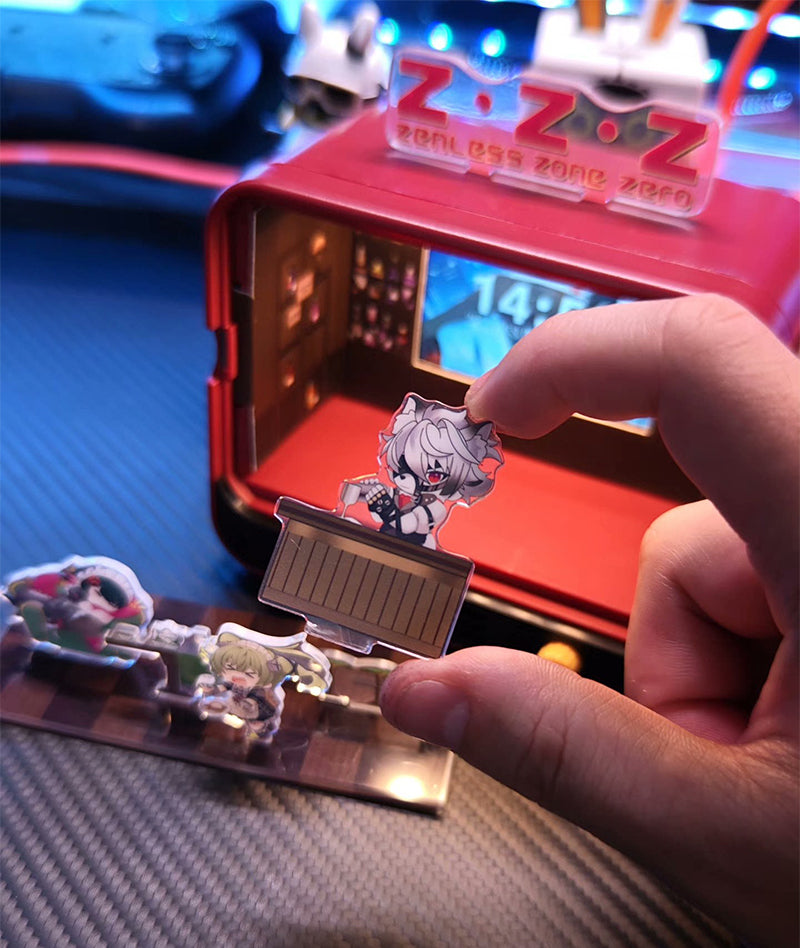 Lycaon Victoria Housekeeping TV Ornament